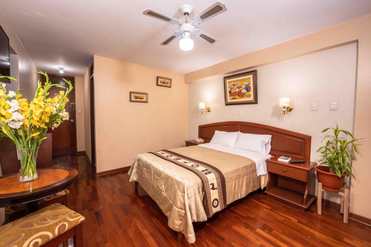 Manhattan Airport Hotel