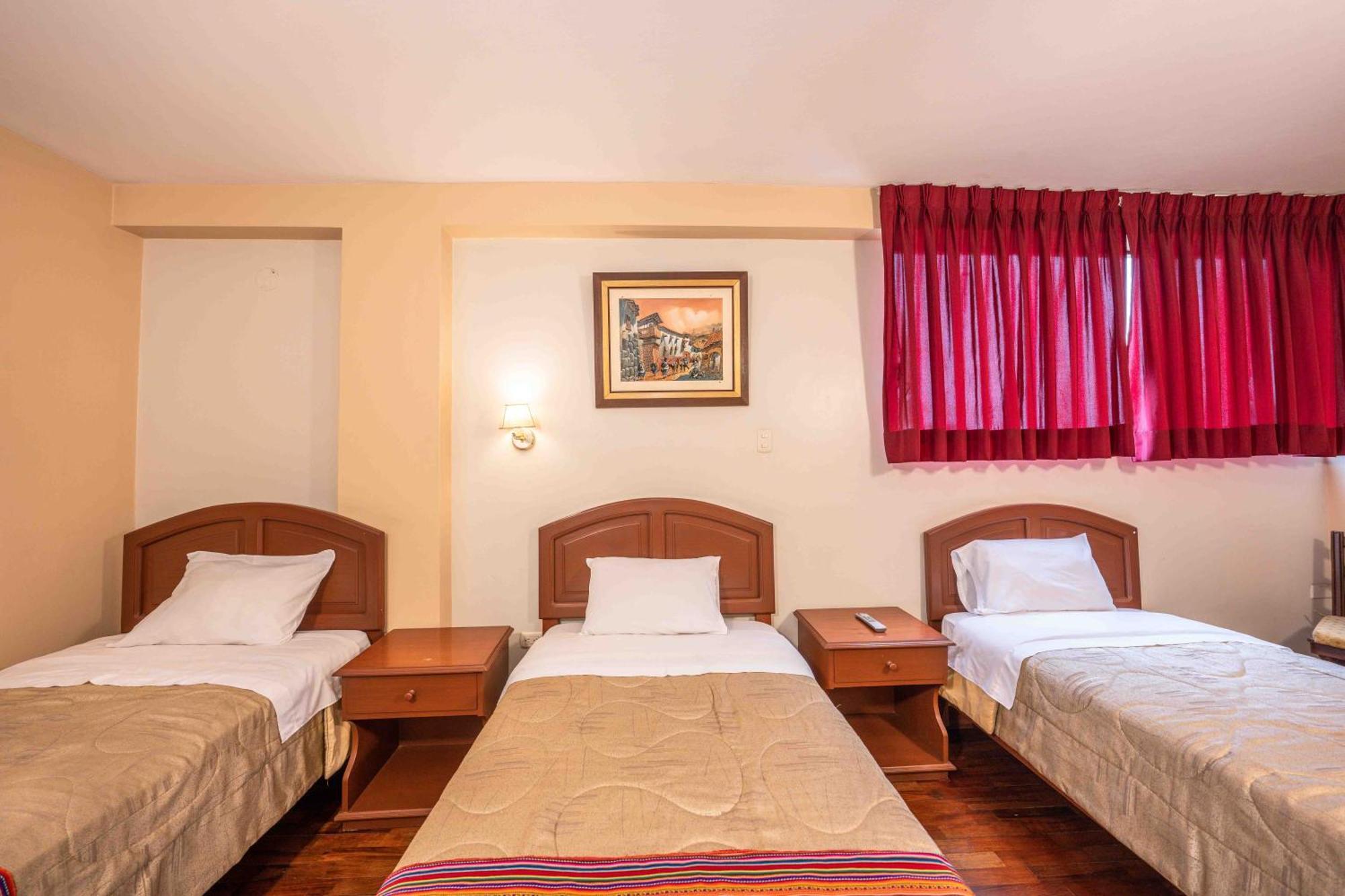 Hotel Manhattan Airport 3*